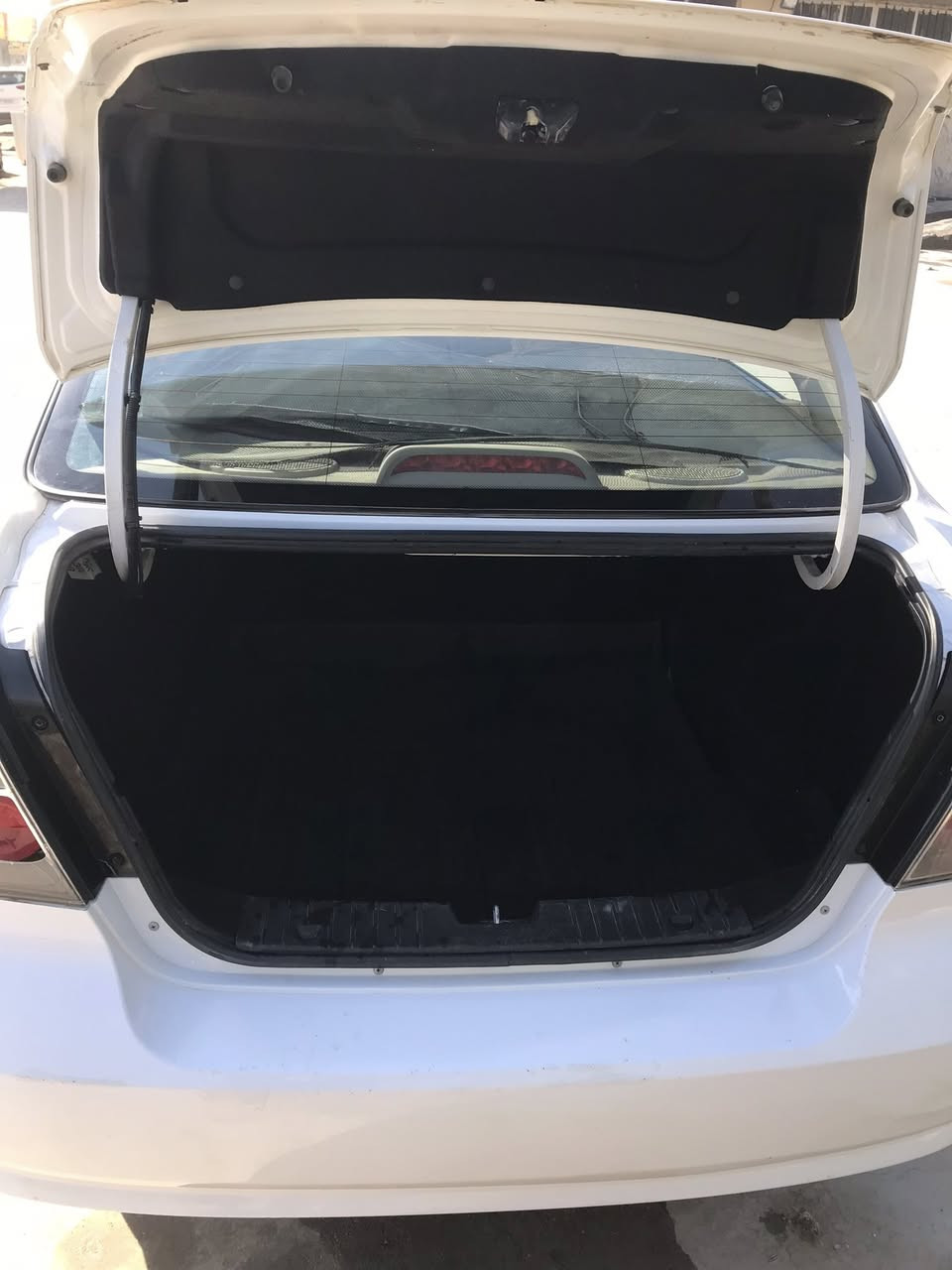 السلام عليكم 
اڤيو 2015
خليجي مكفولة من الصبغ والتبديل بيها بارد في الباب والجاملغ 
كير ومكينة وحدادية وتبريد كفالة 
رقم بابل انكليزي بأسمي السيارة 
العنوان :بابل مركز محافظة 
للاستفسار : ***********
