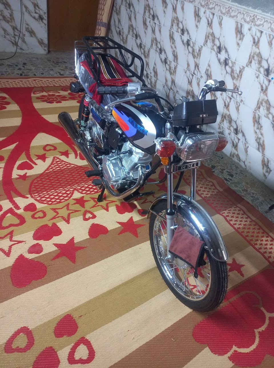 /سلام عليكم / دراجة للبيع تعمير شاصي اوراق اصولي 22/ سيد خلدون / اغراضه كله اصلي25 ما بيه برغي تجاري دراجه ما ماشيه هواي بس ساحكه ومضمومه صاله  شهرين ////س.            1400.      وبيهئ مجال   قليل   ه/***********
