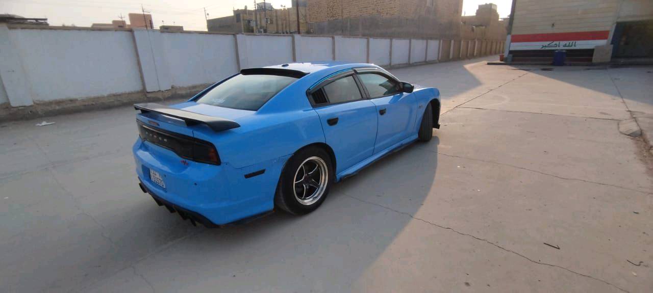 چارجر 13 بسمي مكينه وكير مكفولات من الدرنفيس جدد مديل 17 شديتهن ما صارلهم هواي رديتر جوينات حساسات ثلاجه مجاول بلاكات رسلنك كله جديد حته طبلات المحرك جدد كزوزات رياضي عل ريمون  سياره مصبوغه عام من ازرق نيلي الى سمائي وبل سنويه ازرق غير محدد مكينه هيمي بيه باب وجاملغ اكفلك مكينه وكير واصوليات والباقي شوف عينك   135 وبيه مجال الطيبين ملاحضه البياع شراي لا يخابر   سياره بيع او مراوسه 