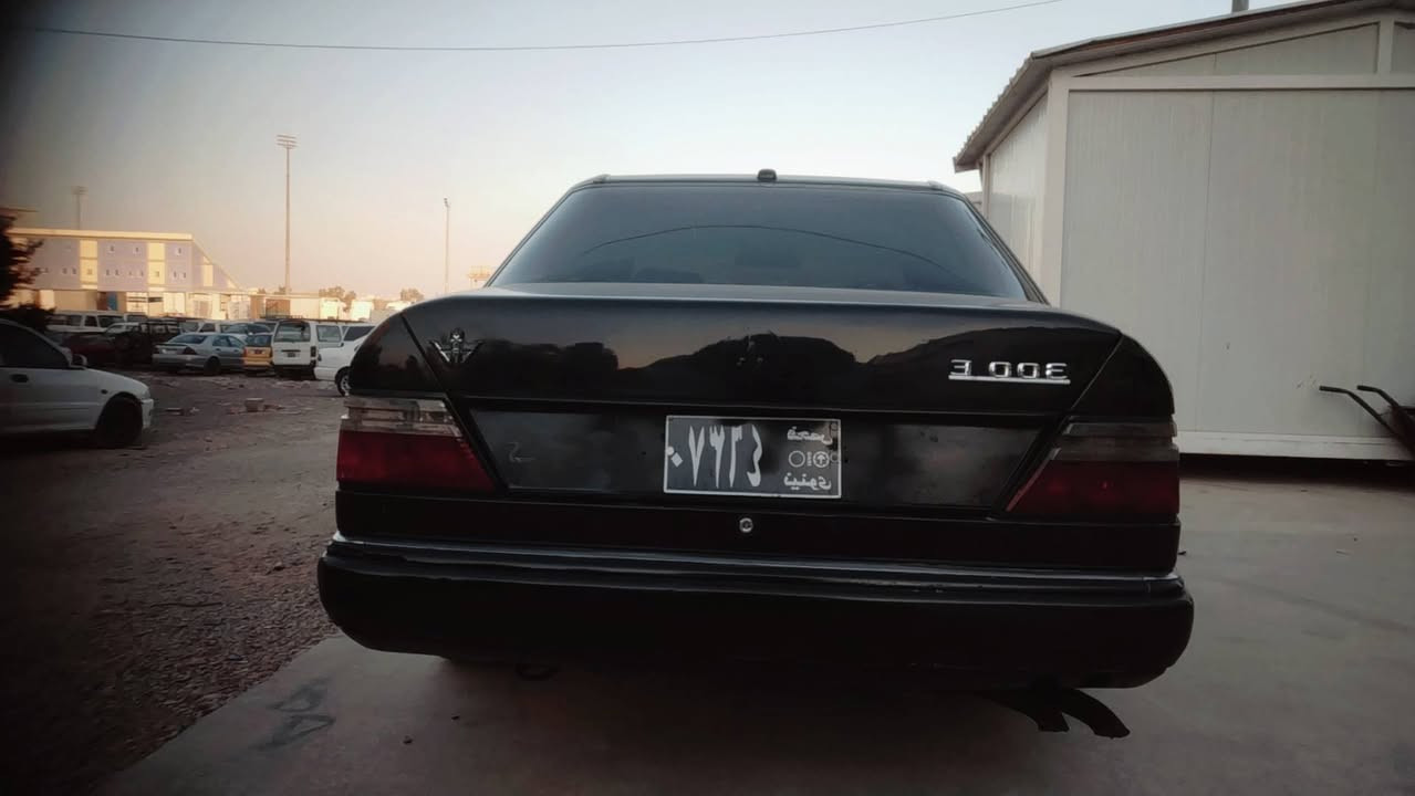 مارسيدس مؤديل ١٩٩١ مةكينة بةتة دو نيو 
گيرو مةكينةي بةشةرت دة فيتةر 
تةقةو رةقةي هةموي بةشةرت 
نمونةية مالي دؤستة 
گؤرينةوةش اكم لةسةر دل گرتن 
شوين كةلار 

ژ *********** كالار, السليمانية
