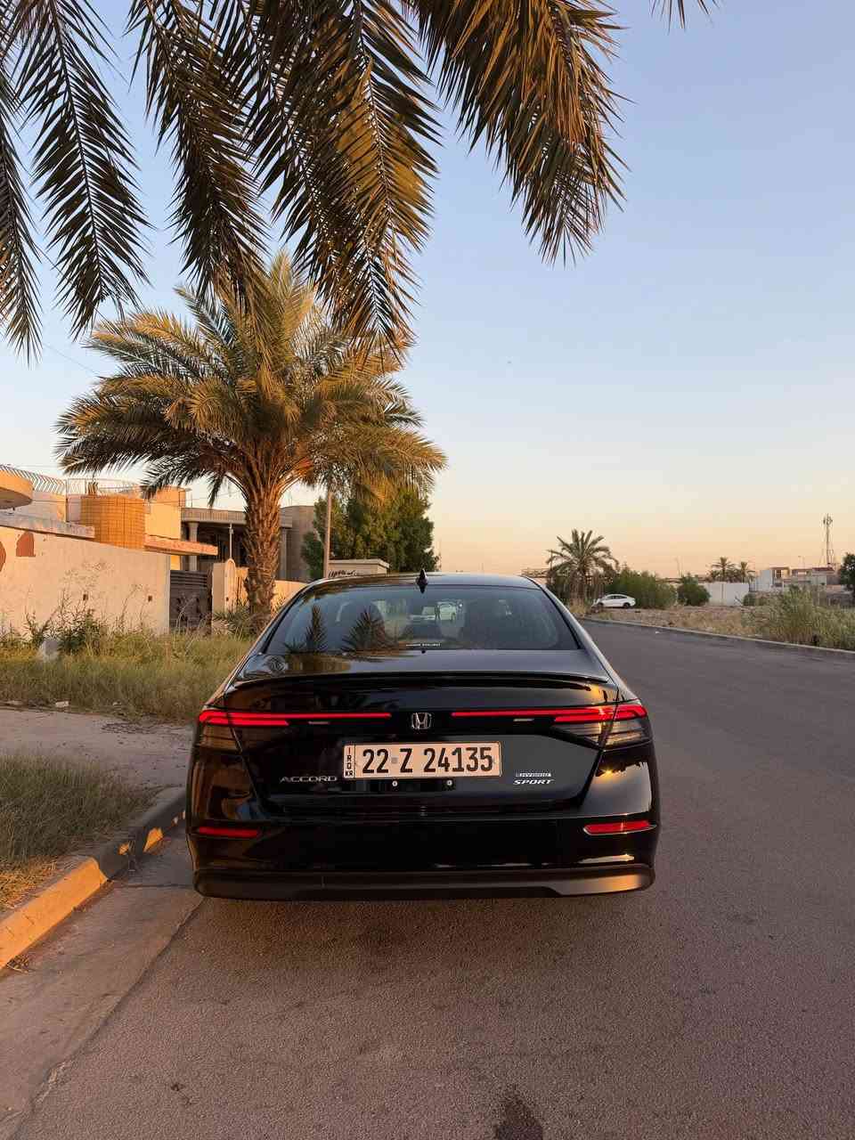 هوندا أكورد سبورت 2025
الفئة: Sport فول مواصفات

الممشى: 42 ألف ميل قابل للزيادة

المحرك: 2000 سي سي تنفس طبيعي

ناقل الحركة: أوتوماتيك CVT

المواصفات:
• تشغيل بصمة
• أبواب بصمة
• فتحة سقف
• شاشة كبيرة
• كاميرا خلفية
• مثبت سرعة ذكي
• نظام المحافظة على المسار
• تحذير مغادرة المسار
• مانع اصطدام أمامي
• تحكم بالستيرن
• شاحن لاسلكي
• Apple CarPlay و Android Auto
• مقاعد رياضية
• جنوط رياضية
•
• تشغيل عن بعد
• نظام توفير الوقود ECO

الملاحظات:
• حادث خفيف جداً
• صبغ نصف دعامية فقط
• بارد بخشم الجاملغ

السيارة نظيفة وجاهزة للاستخدام

رقم الهاتف: ***********
عنون حي العدل
سعره 205 وبيه مجال
