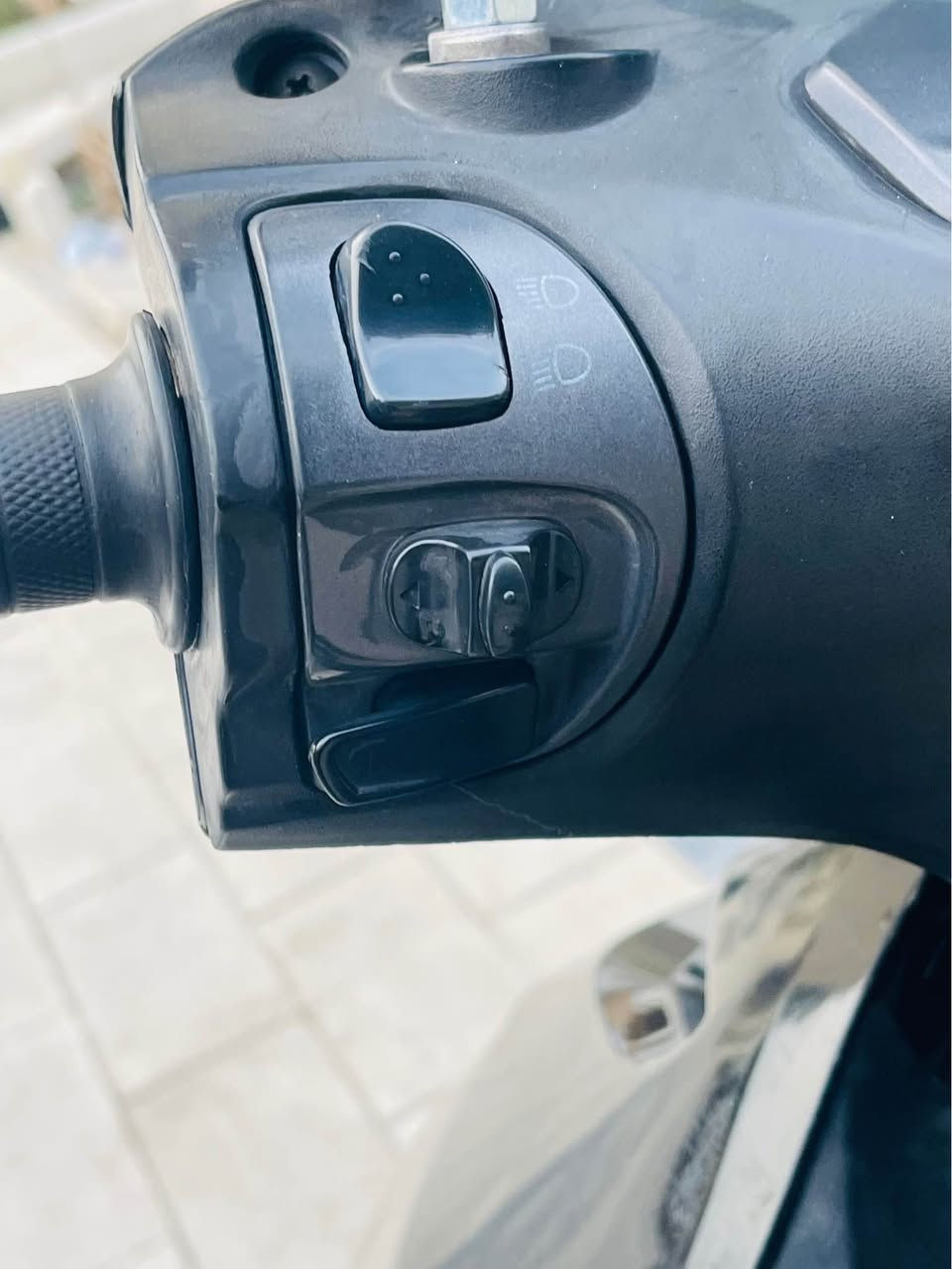 السلام عليكم للبيع سكنس شمعه ياباني أستان گهرباء قبق نفخ هيترات (خطين نوزل )طلاعات لون أسود 2020 ماشي14 الف حقيقي بس الحديث شاشه الكترونيه عداد بانزين نظام فحص شحن الباتري نظام فحص الدهن دراجه  جديدة مال رمبه او اوراقها كامله دراجه بيها محرك يخبل وبرغي ما مفتوح بيها بشرط جيب فيتر وأفحص والدراجة إذا تجي وتشوفها مو نفس الصوره تاخذها بلاشما ابيع إذا متجيب فيتر ويفحصها دراجه مال جناي كفرات بلاديه محرك بلادي كولشي بيها بلادي تفتح سويج بس تدوس دكمت لسلف تشتغل مكفوله من الشخط اكفلك التاير  إذا بيه بنجر ارجع او اكول أكفلك التاير إذا بي بنجر تعال وشوفها بعينك السعر1450 أوبيها مجال قليل لان دراجه رمبه)تجي تاخذها من باب البيت مكاني
بغداد 📞*********** بغداد, العراق
