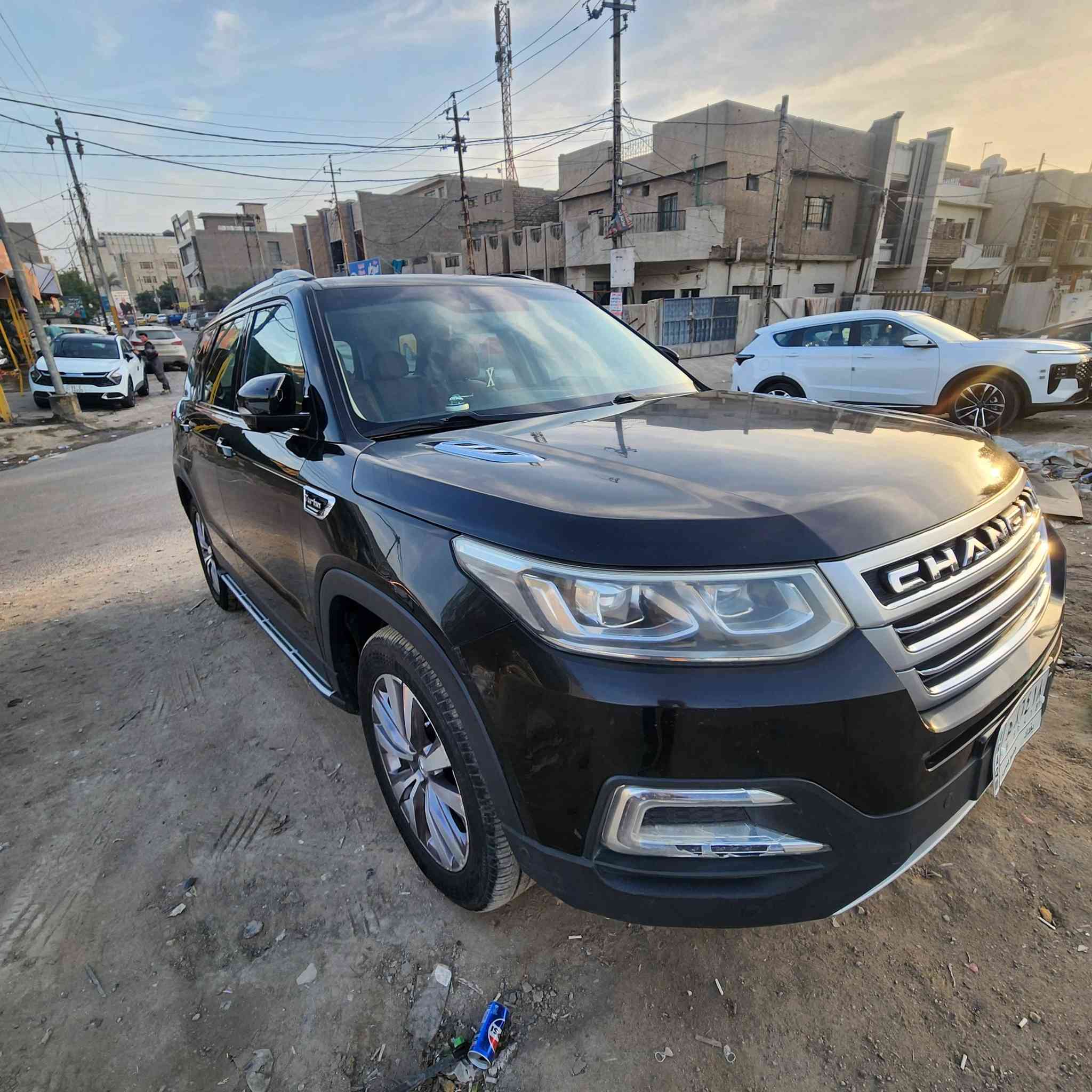 سلام عليكم للبيع شانجان موديل ٢٠٢٠ رويال  ٧راكب رقم بغداد بيه شخط بابتين اليمن مثل البصوره رقم الهاتف ***********   السعر ١٣٥ وبيه مجال قليل
