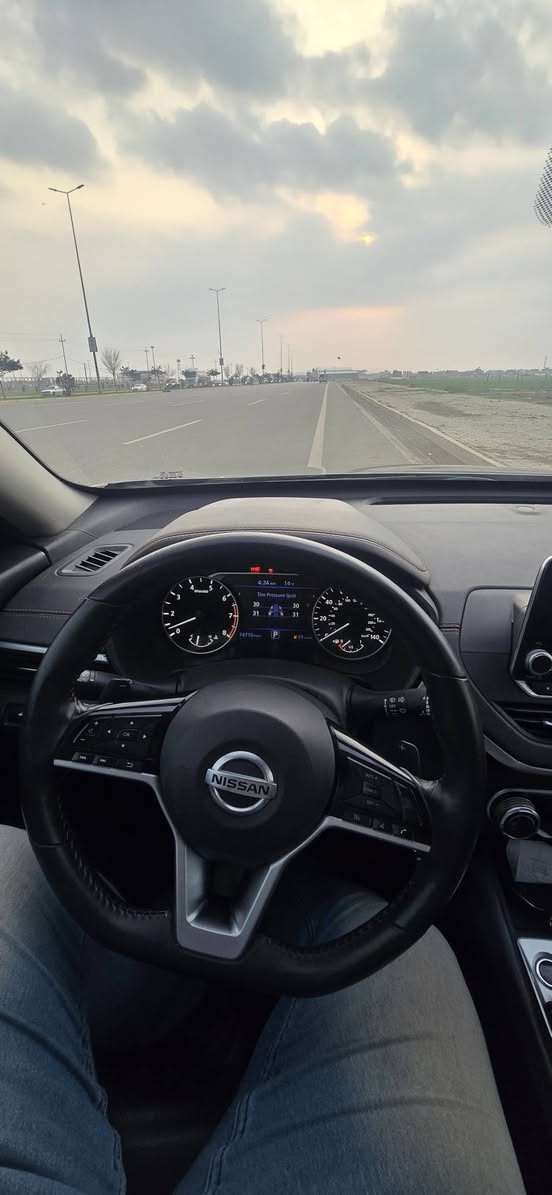 SR 2021اNissan altima 

السياره بيها بابين صفحة السايق مبدل بلاد يعني بدون صبغ 
دوسة السايق صبغ وشويه عالهلال فقط 

لكاميرا الخلفية

شفتات سرعه 

التحكم على المنحدرات

مستشعر وقوف

بصمة

ابواب بصمه 

مثبت السرعة

مرايا جانبية كهربائية

شاشة

مراقبة النقطة العمياء

مقاعد كهربائية

8 وسادة هوائية

مصابيح زينون الأمامية

مانع الانزلاق

أبل كاربلاي

التشغيل عن بعد

ABS

رادار

نظام مانع السرقة

الضوء العالي التلقائي

حساسات ضغط الإطارات

نظام تنبيه السائق

بيها بطاقة بانزين

سعر 159 ومجال قليل 

مكان السياره كركوك 

*********** بي واتساب هم كركوك, العراق
