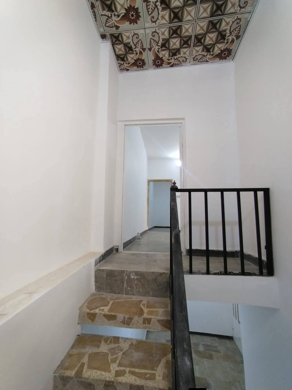 ياالله 

يوجد لدينا بيت للبيع حي ميسان قطاع 15شارع 10متر مساحه 100متر يحتوي على غرفه وصاله واستقبال ومطبخ وصحيات والطابق الثاني يحتوي على غرفه وصاله وصحيات صب كونكريت ارضيه مرمر جدران سيراميك بناء درجه اولى 

السعر المطلوب خاص 

للاستفسار والمعلومات الاتصال بنا ع الارقام التاليه 

***********

***********

***********

او مراجعه مكتب ألروان للوساطه العقاريه والمقاولات العامه 

عنوان المكتب حي ميسان ع الشريط قرب صيدليه الشراع مقابل الاستداره مباشر 

عندك بيت عرصه للبيع راسلنه وات ساب وتدلل 

نشتري جميع الدور والعرصات حي ميسان فقط
