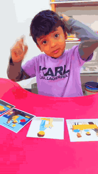 بطل المركز كان يعاني من ضعف في اللغة الاستقبالية والتعبيرية والمصادات ...