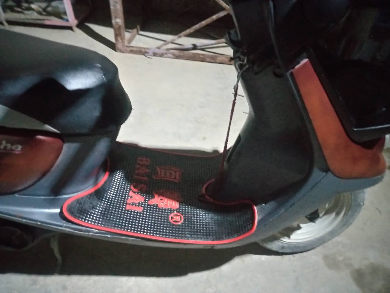 منغولي نظيفه ممفتوحه سعر 350وبيه مجال***********
