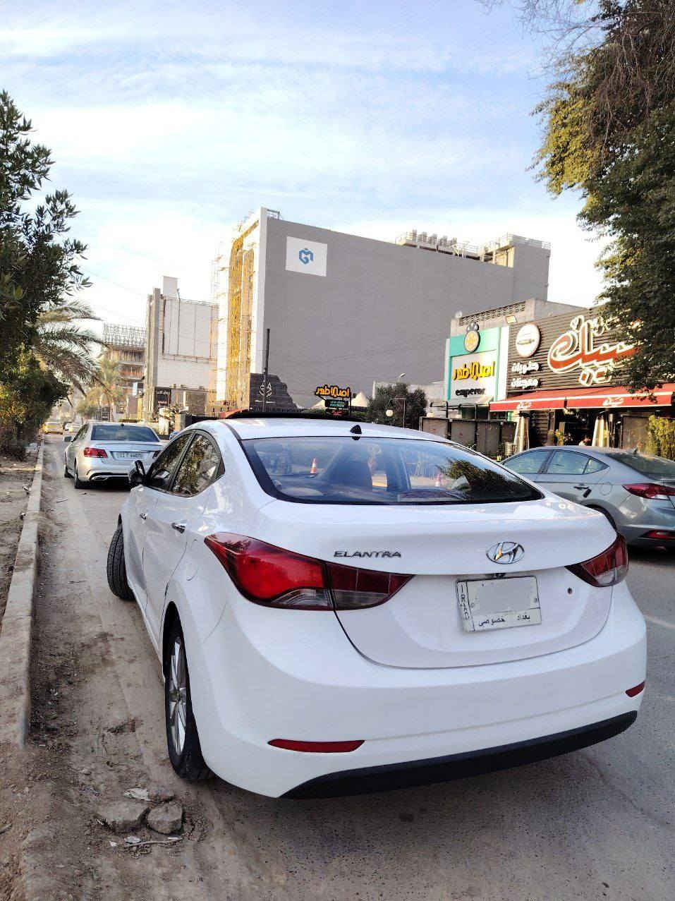 سيارة النترا خليجي للبيع
موديل 2015 
بدون حادث
بدون صبغ
محرك ١٨٠٠
كير ومحرك مكفول
تبريد ثلج
سلايد روف / مري شفط /شاشه /تحكم ستيرن/ سنتر لوك / ويل كب /
 اي نقص مابيه والتحويل ثاني يوم
السعر ١٢٧ وبيها مجال
مكاني بغداد الأعظمية سبع أبكار 
***********
