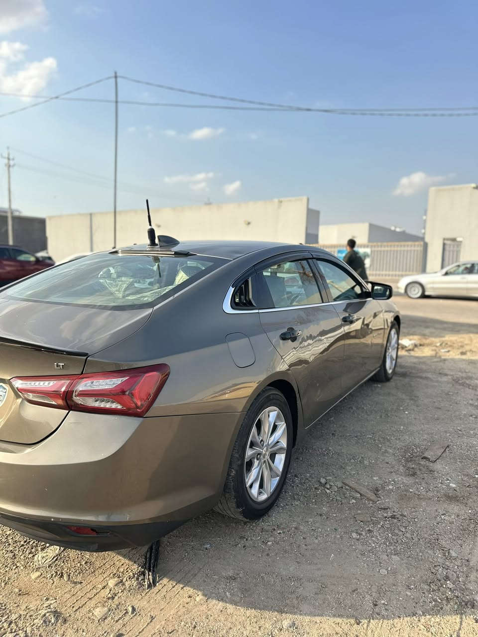 السلام عليكم((للبيع ))
ماليبو 2020 LT وارد أمريكي
رقم بغداد الجديد بأسمي 
ماشية 75 ميل
🔴 بصمه تشغيل بصمه ابواب /تشغيل عن بعد 
🛑محرك 1500 توربو  
🔴 / مانع انزلاق
🛑لدات اماميه نهاري /
🛑كشنات تدفئه + كهرباء 
🛑تبريد مناخين منفصل SYNC
🛑تبريد قطعتين امامي خلفي 
🛑شاشه كبيره تدعم كاربلي/خرائط Gps +اوتو ستوب
🛑كامره خلفيه / 

🛑 كروز مثبت سرعه
🛑لايت زنون عالي 
🛑شاشة ضبط واعطال بل دشبول
🛑منافذ USP/ 12V /Tip
🛑حساس اطارات / 4 دسك/ Abs
🛑ويل حجم 17
حادث موضح بلصور بيها ايرباك دركه وبرده ايرباك دشبول سليم والسياره كلها مرجعه ستتم ….

 محرك مكفول السياره بيها عته بالكير فقط

السعر 100وبيها مجال قليل
للاستفسار الاتصال *********** واتساب موجود

مكان السيارة بغداد حي الامانه
