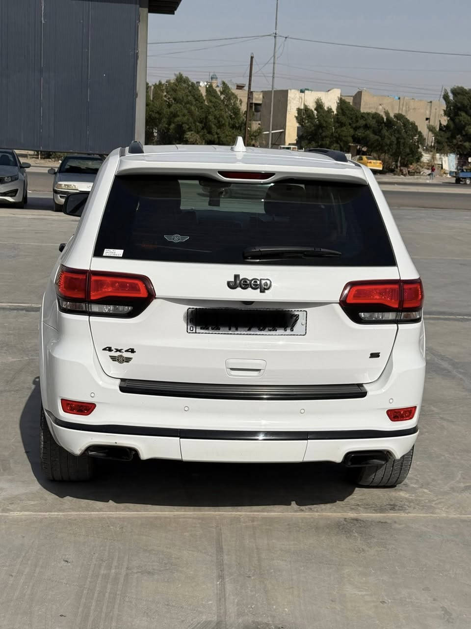 جيب شيروكي فئة :./S
اعله موصفات بجيب
ام الرادار 📍🤍
الموديل : 2021 .(خليجي)
المحرك :V6. 3.6L.   
العداد :66 الف كيلو 
الضمان :3 سنوات او 60 الف كيلو متر 
وكاله هارلم السياره 
السياره مكفوله كفاله عامه من الصبغ والبارد والشخوط
سياره داخل احمر
رقم بغداد بأسمي جديد

سياره جديده بمعنى الكلمه
* الموصفات : داخل احمر بلادي 
📷* رادار مع مانع تصادم امامي . 
* تحذير الخروج عن المسار . 
* نقطة عمياء .
* دفع رباعي 4x4 .
* فرش المقاعد من الجلد .
* المقاعد الأمامية كهربائية .
* ذاكرة لحفظ وضعيات الجلوس .
* المقاعد الأمامية مع تدفئة + تبريد
*صف المقاعد الخلفيه مع تدفئه.
* ويل قياس 20 انج اسود لماع .
* مقود السائق كهربائي . 
* تدفئه ستيرن . 
* سقف بانورما .
📀* شاشة 8.4 انج .
* نضام الملاحة (GPS).
*نضام خاص للطرق الوعرة .
* مصابيح امامية زنون .
* المصابيح الأمامية مع LED لايت .
* كشافات الضباب زنون .
* تشغيل عن بعد .
* حساسات خلفية .
* كاميرا خلفية .
* بخاخ ماء لتنضيف المصابيح الأمامية .
* مرايا بخاصية التعتيم الذاتي .
* مريا جانبية قابلة للطي كهربائيا .
* بلوتوث تلفون 📞 
* محدد سرعة 
* نضام تشغيل واطفاء أوتوماتيكي للمحرك للتوفير من صرف الوقود .
* نضام بريك أوتوماتيكي . ملاحضه حت سبير ما ناز .
355 💵 

☎️***********

موجود وتساب 24 ⏱️
