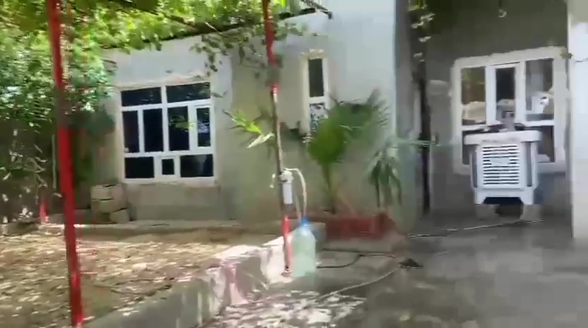 بيتين 500متر
كل بيت 250
صطح واحد مثل ماموضح ب فيديو
كل بيت غرفتين او مجمع درج او هول او ربعه او مطبخ 
       
هذا صاحب بيت اول ‭ ***********

هذا صاحب بيت ثاني ***********”. مقابيل بگاره

مكلف ب نشر
