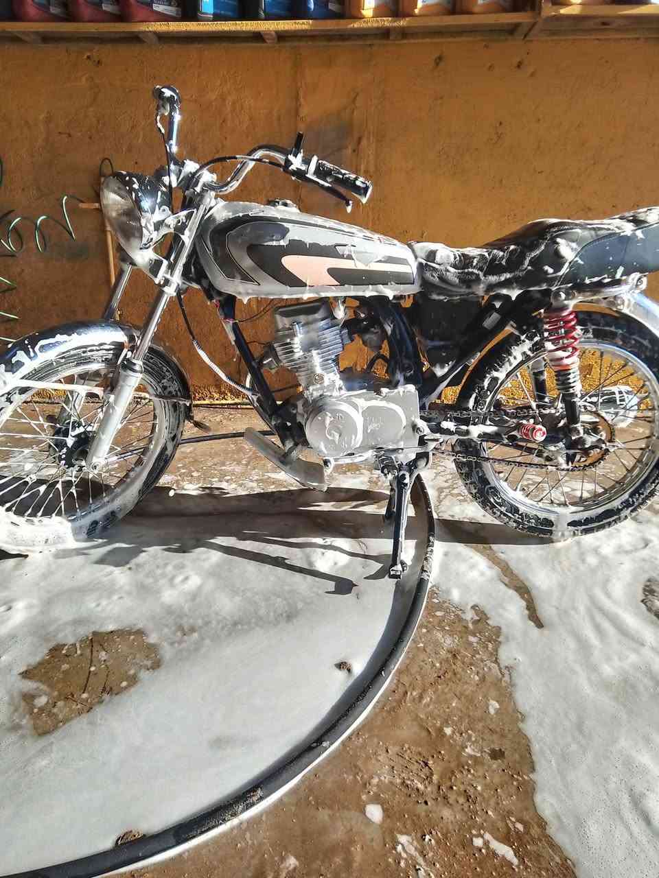 الحلال للبيع ايراني مديل 2020 السعر 600 وبيها مجال كوفه ***********
