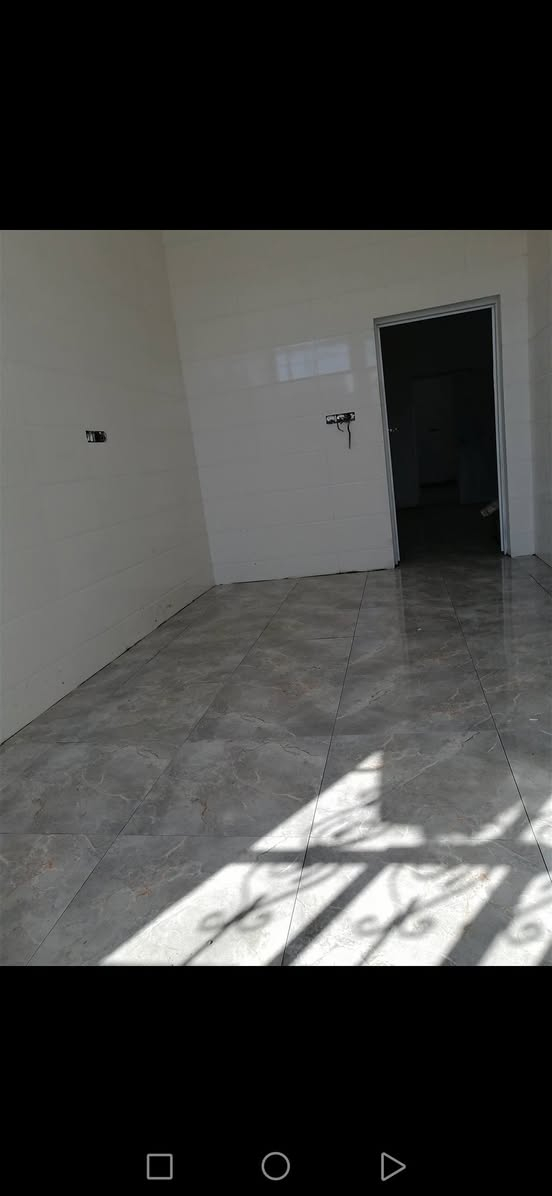 السلام عليكم بيت جديد الإيجار حي الحسن خلف الطاقه مباشرتآ للتواصل
***********
***********
