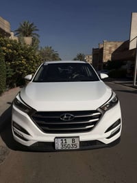 توكسان 2017 خليجي بدون صبغ بدون تبديل بيهه مكانين بارد فقط محرك كير كه...