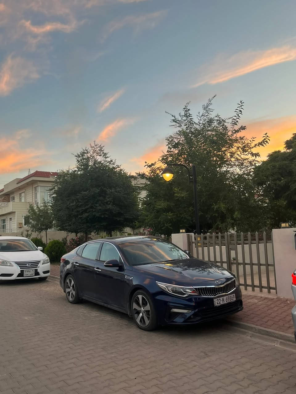 السلام عليكم
اوبتما وارد امريكي موديل 2019 S 

محرك 2400

حادثها جاملغ ايمن بدون ايرباك

_كير اوتوماتيك.

_بصمة تشغيل

· نظام الدخول الذكي بدون مفتاح.

_فتحة سقف بانوراما بالكامل.

_داخل اسود

_مقاعد نصف جلد مميزة

_كرسى السائق تحكم كهربائي 6 وضعيات

· مناخ منفصل ومنعزل تماماً بين السائق والراكب

_ شنطة ذكية

· رادارات 360 درجة

_نظام مراقبة النقاط العمياء

***********
