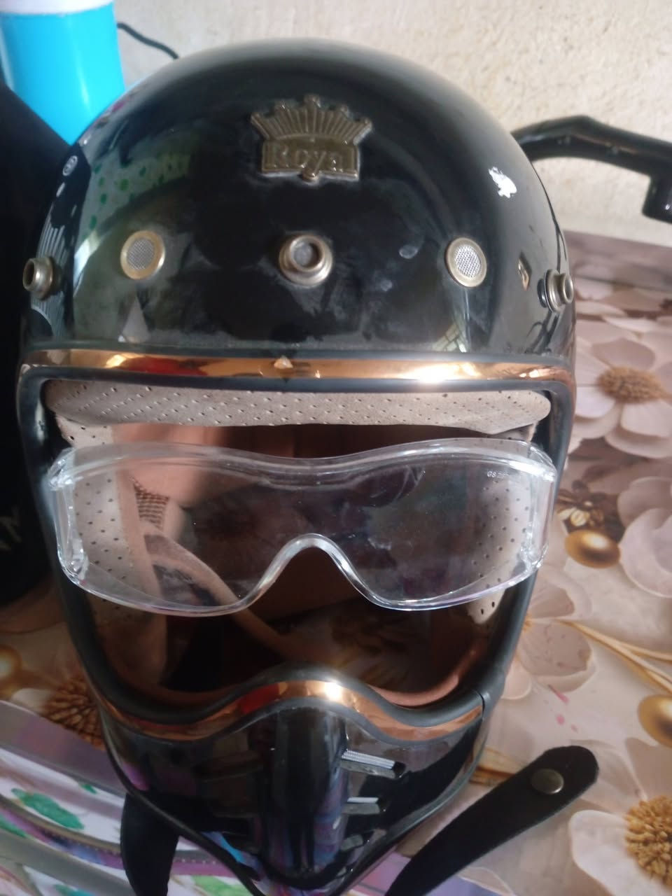 خوذة دراجة أمريكي أصلي قيم وأخذ *********** بي واتساب بغداد
