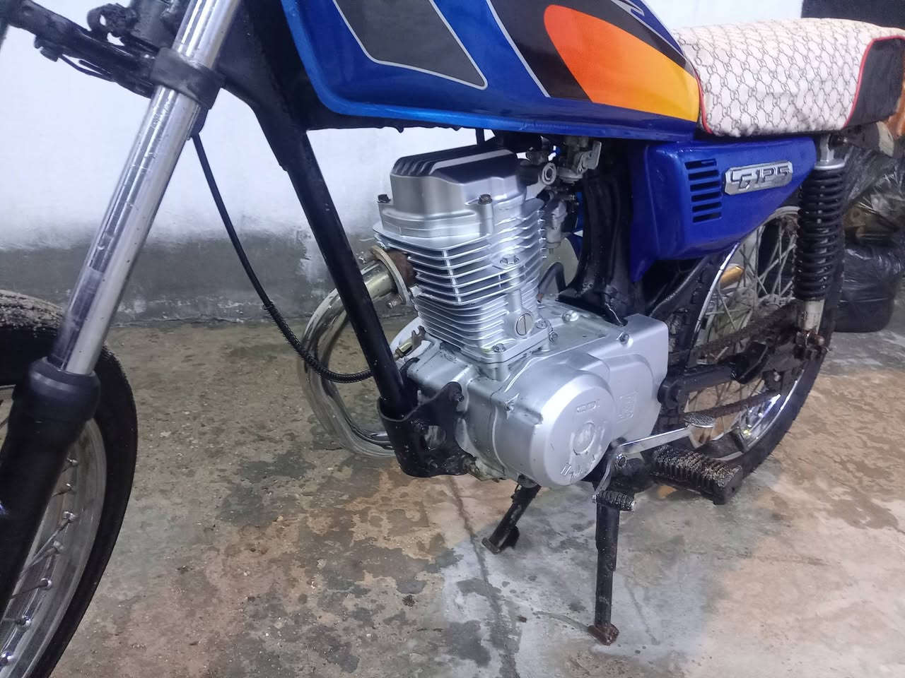 نامه ايراني دراجه نضيفه معنه الكلمه ادوات سعرهه 500 اوبيهه مجال


**إذا كنت صاحب هذا الإعلان وتريد حذفه لأي سبب، رجاءا أرسل رسالة إلى الدعم الفني**