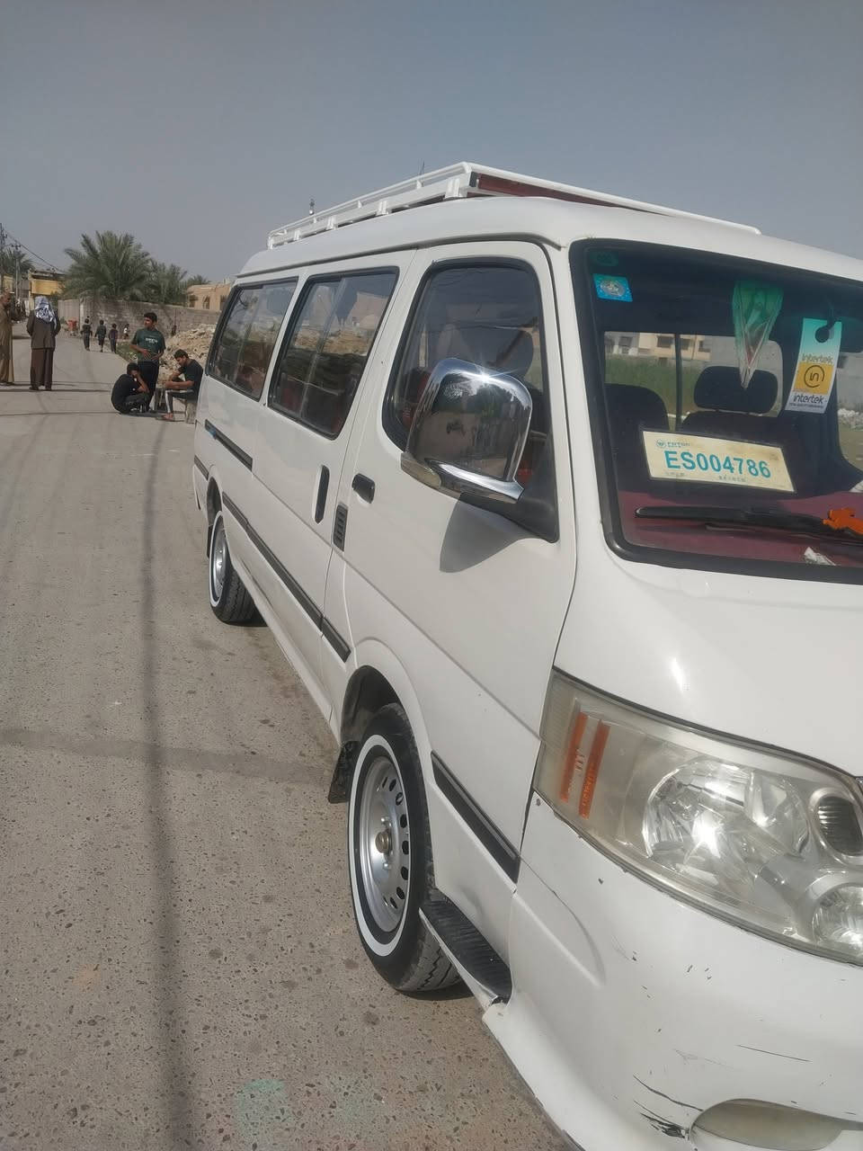 سلام عليكم فتون موديل ٢٠١٤ مكفوله من الصبغ ولبارد طخه بيها باب السايق كد شبر كير مكينه اكسن مكفول رقم واسط تحويل مباشر السعر 87 مجال بسيط *********** مكان السياره بغداد مشتل
