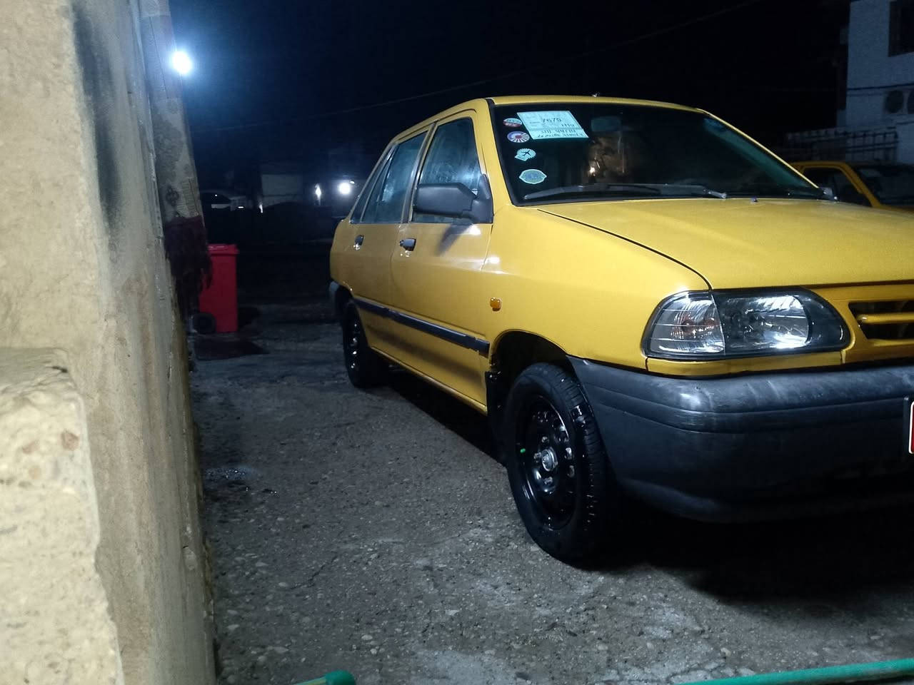 السلام عليگم/ سايبا للبيع موديل 2015  سياره ع وضع شرگه فقط بيها خياسيات قليله ولسه مامسويهن  رقم بغداد انكليزي تحويل مباشر سياره جاهزه من گلشي تبريد وتدفئه دامه كامله غرفه تخبل سياره احلى من صور تعال اقتنع  وكلب سياره وبيك خير ودلل
ملاحظه / للاتصال عل رقم او مراسلة الواتساب /***********

مكان سياره ديوانيه / السعر 38 وبيها مجال
