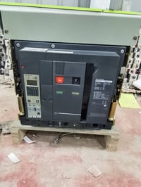 رمضان كريم وصيام مقبول 🤲🌹 يتوفر لدينا جميع القواطع الموتورايز الشنايدر...