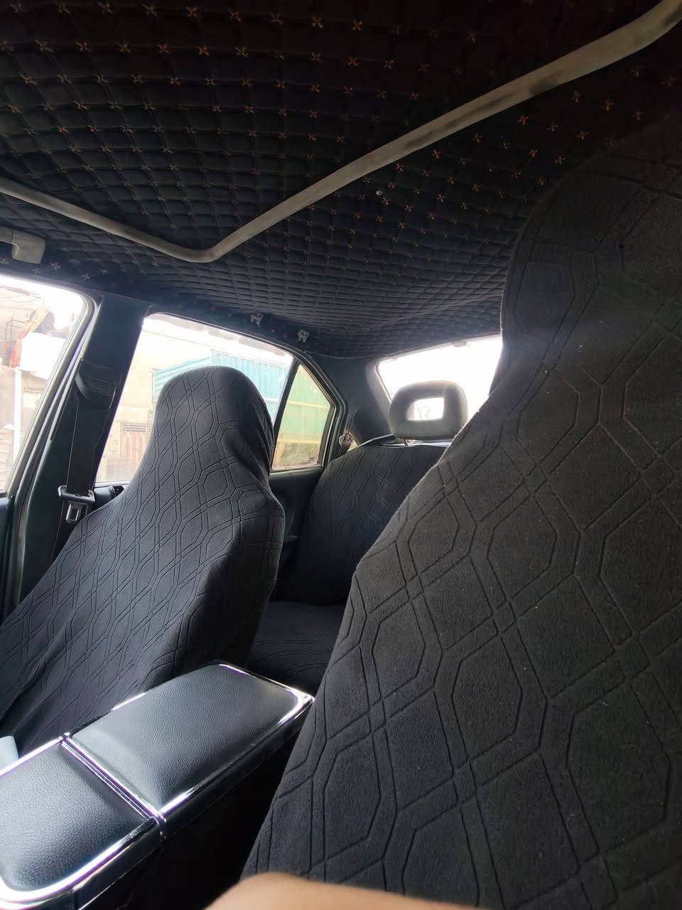 السلام عليكم 
اوبل اوميكا موديل 1991  مكينة طابوگة جديدة وكير نظيف
محرك 2000 كير عادي (كير عادي) 
سنوية ساقطة بال2019 
رقمها بابل راعيها بالحلة اخذك واداورلكياها (مكاني نجف) 
مابيها نقص بالاشياء الاساسية كاملة وجاهزة  نواقصها بسيطة وتلحيضات خفيفة 
السعر 21$ ورقة وبيها مجال بعد المعاينة والاقتناع  النجف-حي الشرطة 
***********
