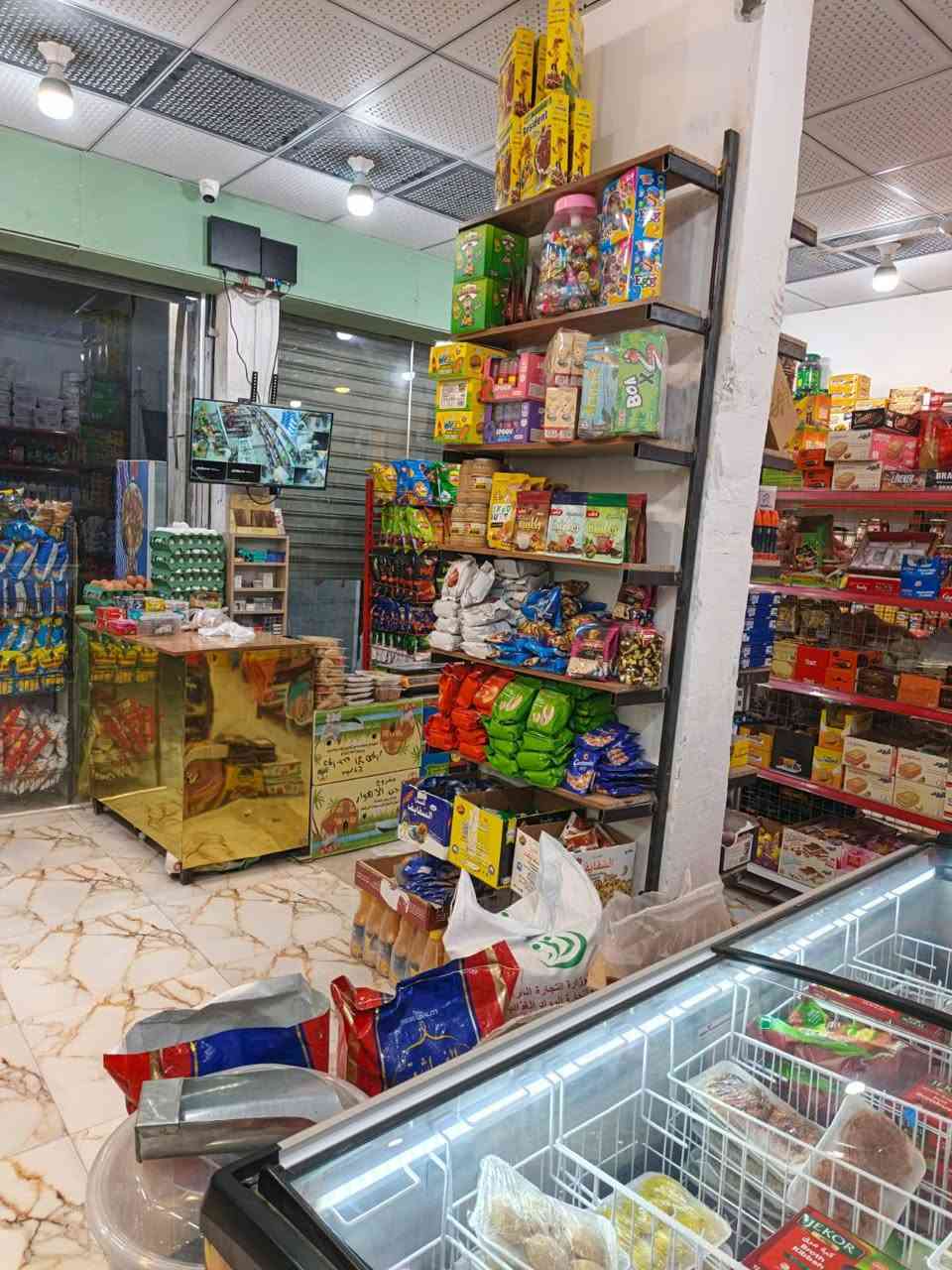 اسواق للبيع كامل مجهز
5 برادات عمودية
مجمده كبيره طول مترين ونص وحده 
سبلت عمودي 3 طن 
كامرات سستم كامل 
براد شركه بيبسي بغداد واحد 
مجهز مواد غذائية كامله 
ايجار المحل 250  الف 
مولد 5 امبير 
ودخله خير من الله 350 الى 400 باليوم الواحد 
سبب البيع عدم التفرغ 
العنوان الناصريه اسكان الصناعي نزله الاولى فرغ جامع 
للاستفسار على الرقم *********** وتساب أو ماسنجر 
بيع او مراوس بسيارة او  بقطعة زراعي
