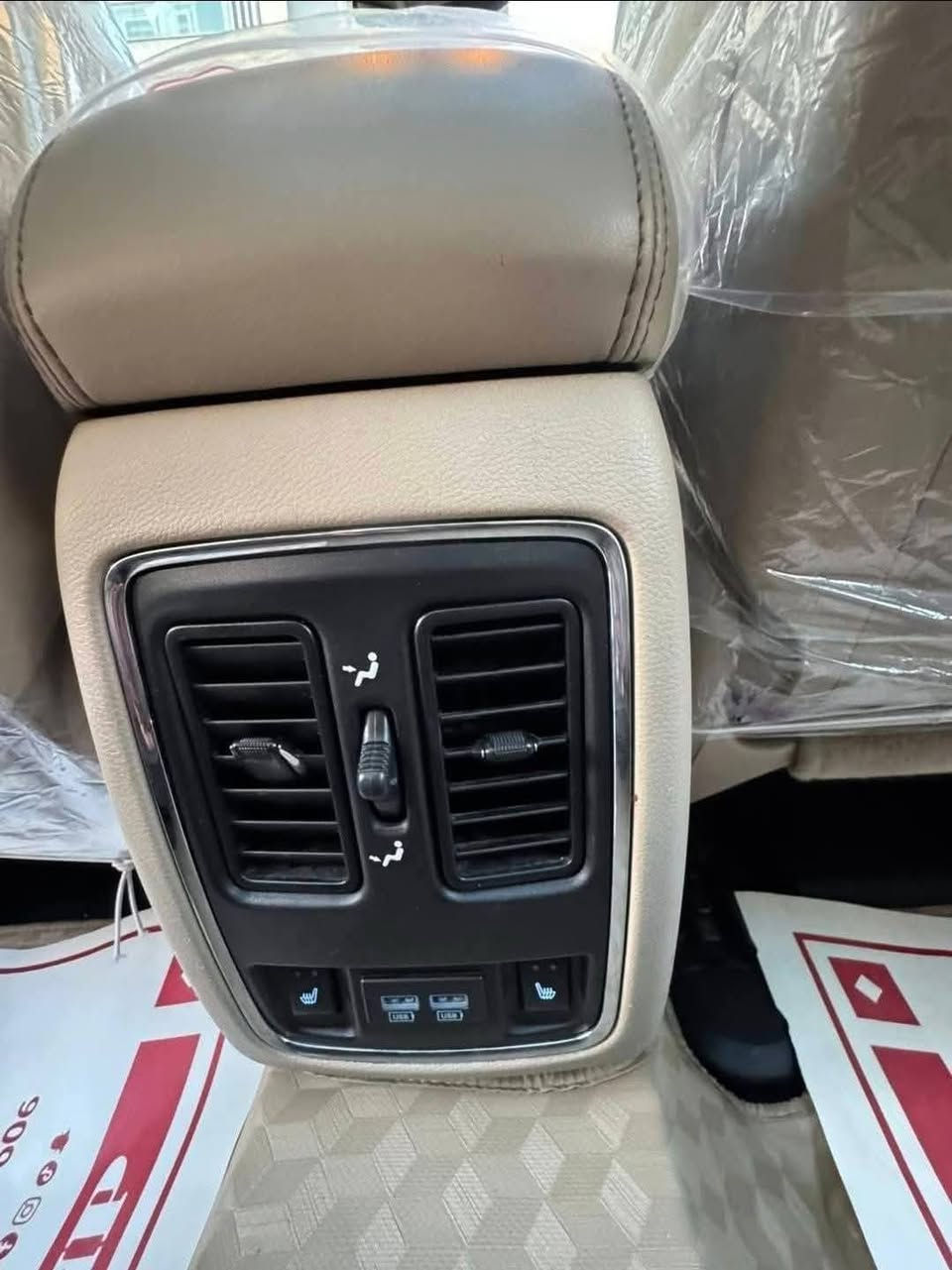 🚗 للبيع او المراوس: جيب كراند شيروكي ليمتد بلص 2018
📞 للتواصل: ***********
💰 السعر:288ورقة – قابل للتفاوض
📊 المسافة المقطوعة: 69000 مايل
🛠️ المحرك: 6 سلندر - 3600cc

⚙️ المواصفات:
• فول مواصفات لمتدد بلص 1/1
• 3 شاشات
• نظام التوقف الذاتي
• نظام إطفاء وتشغيل المحرك أوتوماتيكي
• فور ويل 4/4
• دبل سلايد بانوراما
• تشغيل عن بُعد 
• شاشة وسطية كبيرة 
• شفتات ستيرن
• صندوق كهربائي 
• دبل كزوز خلفي
• حساسات أمامية وخلفية
• نظام صوت 12 سماعة
• دعامات خلفية بلصندوك
• قطعتان تبريد ثلج
• مقعد بذاكرة 3 وضعيات
• مقاعد جلد أصلية – كهربائية مع تدفئة وتبريد
• تدفئة مقاعد خلفية
• سيدي بلجكمجه مع ريموت تحكم بالشاشة
• مرايا كهربائية 
• مري قلاب مع R
• يدات ستيل أصل
• الداخلية صاج ملكي
• نظام ملاحة Navigation
• كاميرا خلفية دوارة أصلية
• ستيرن كهربائي مع تدفئة
• فول تحكم استيرن (جهتين أمامي + جهتين خلفي)
• ناقل حركة 8 سرعات
• نظام سبورت S
• نظام اقتصادي
• مرايا جانبية تدفئة وحساسة للضباب تعمل تلقائياً مع إشارة بالمرايا
• أضواء LED أمامية وخلفية
• ستائر بالصندوق

⚠️ أضرار السيارة:
• وارد خليجي
• كفالة عامة بدون أضرار ✅ 
• السيارة بوضع الوكالة ✅ 
• كفالة الكير والمحرك والأكسل والحدادية والفورويل ✅

📌 تفاصيل إضافية:
• رقم السيارة السليمانية الدولي الجديد
• باسم المالك تحويل مباشر
• لون السيارة: أبيض
• حالة السيارة: جديدة وجاهزة بدون أي نقوصات
• بطارية جديدة
• إطارات جديدة
دسكات جديده 
• صدر جديد
ادامها كاملة للجكشن البارد
تخم بلكات اصلي جديد
فرش ارضيه جلد
