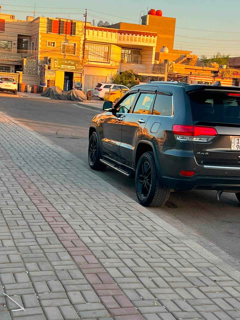سلام وعليكم جيب موديل 2019 (LIMITED) وارد امريكي بدون حادث بامريكا وبدون صبغ سياره شبه كلين  السياره فول الفول ماعد الفتحه فور ويل رادار خزن ميموري كشنات جلد توقف ذاتي ببيهً طخات بصيطه ونصبغت السعر ١٧٣ مكان بغداد حي الحسين قرب مطار بغداد الاستفسار الاتصال ***********
