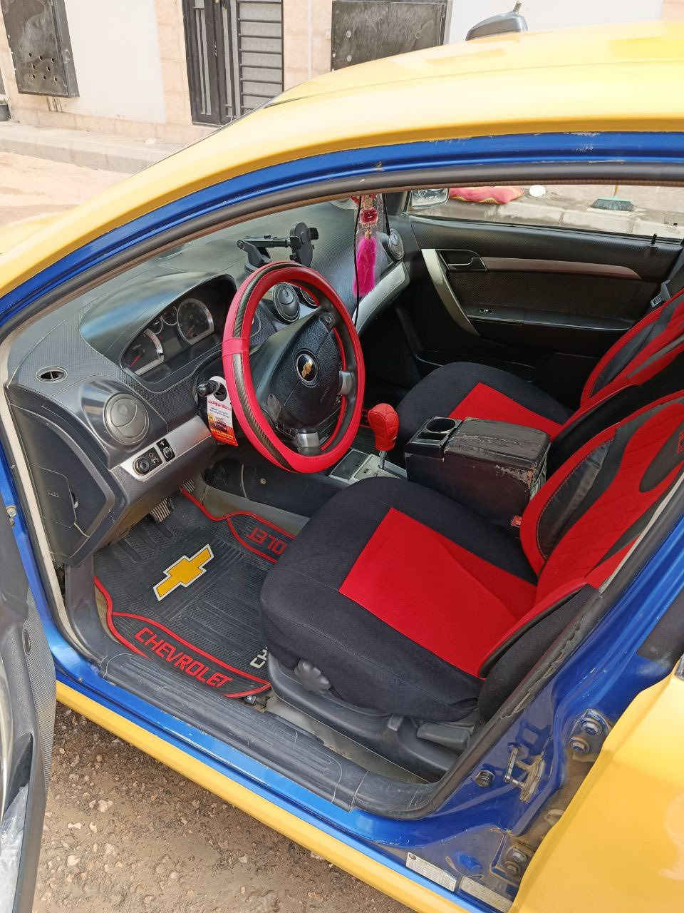 السلام عليكم افيو وارد امريكي دحكه بطرف الباب سياره حلوه ومتعوب عليه  تبريد شغال رقمه بغداد وراعيه بغداد تخم تاير حداديه جديده كامره شاشه مصفره هئيه وغرامات مكاني كربلاء السعر ٤٨ رقم تلفون ***********
