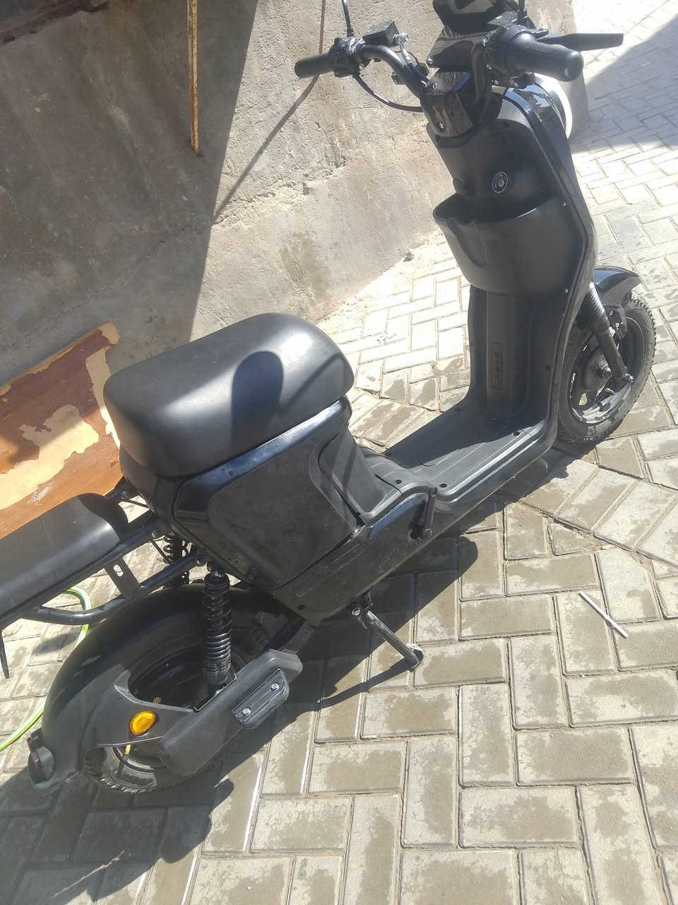 دراجه شحن ار9 الريان للبيع تجي مواصفات
كلوب عالي ناصي 
دبل اشاره يجي بي
الكهربائيات كلهن شغاله 
والسرعه 90
والملف 1200
والبطاريات 26امبير
وبيهه ضربه وصابغهه بلكفر 
صالي شهر من مشتريهه والضمان بعده عندي
اشتريتها 550 واريدهه 
450وبيهه مجال
العنوان. مدينه الصدر.الكياره قطاع 64


**إذا كنت صاحب هذا الإعلان وتريد حذفه لأي سبب، رجاءا أرسل رسالة إلى الدعم الفني**