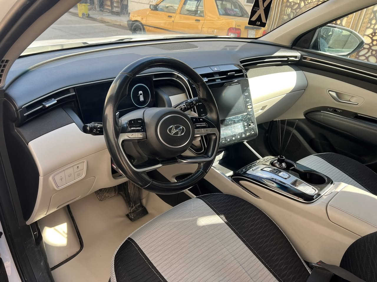 توسان هايبرد 2022
فول موصفات امريكي
ماشية 69
السعر 185
مكان السيارة الزعفرانية
***********
