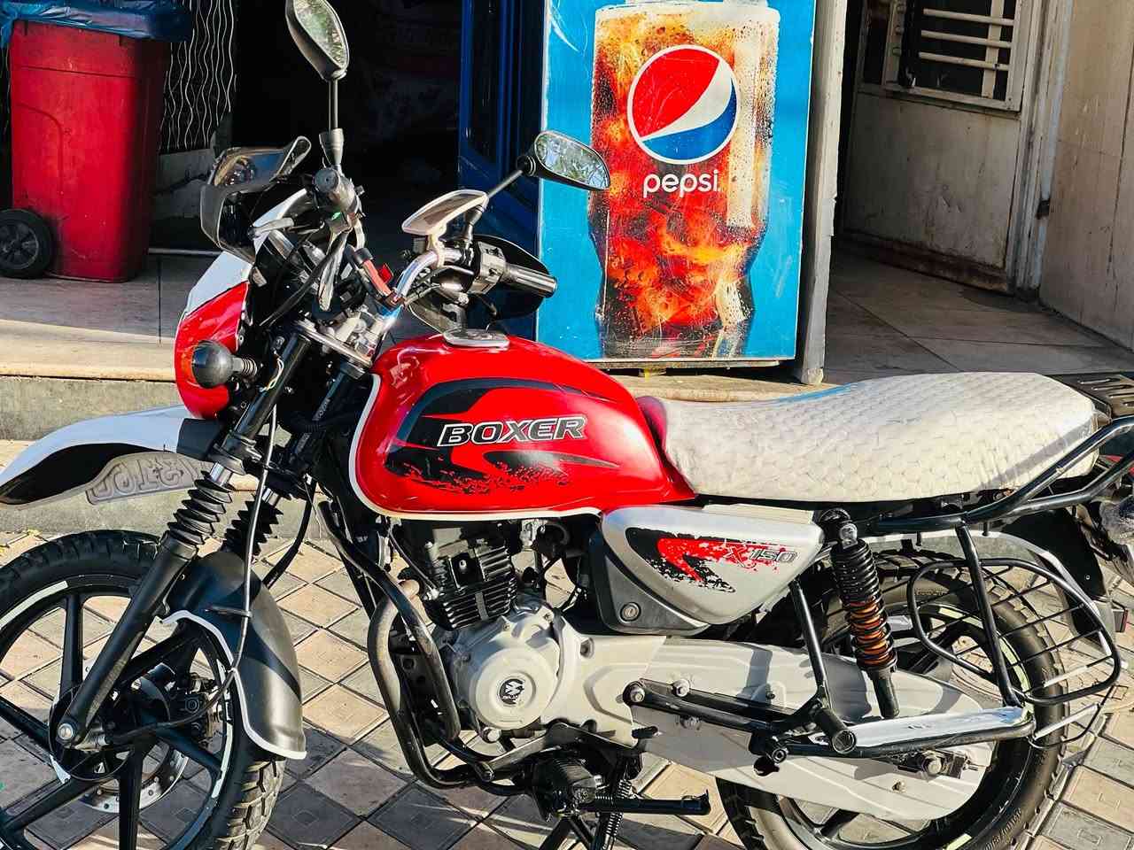 السلام عليكم بوكسر جبلي2021دراجة  كلشي ما ناقصة مكينه تخبل كهربائيات كلها شغالة لوحات نكليزي بغداد تحويل ثاني يوم يعني كلشي ما ناقصها انكر سلف وطلع سعر1750 وبيها مجال عنواني بغداد الجديده رقمي ***********
