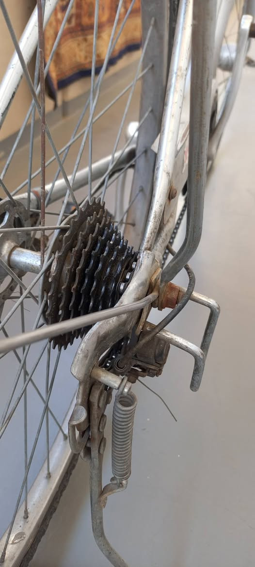 السلام عليكم
بايسكل  للبيع او مراوس 

الحجم 26
سعره مناسب 

الرقم واتساب فقط 

***********
