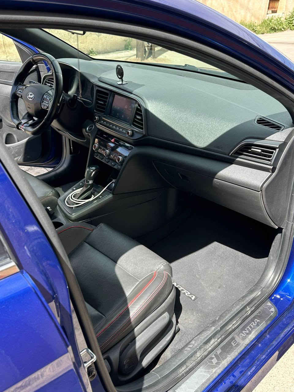 بسم الله الرحمن الرحيم 
 🛑⭕️ للبيع ⭕️🛑 
💢سيارة شبابية عائلية بأمتياز 💯
🔵 هيونداي الانترا Hyundia Elantra🔵
 🚀 فئة سبورت 🚀 
موديل 2️⃣0️⃣2️⃣0️⃣
 🔹🔵لون أزرق بحري مميز 🔵🔹
💢حجم المحرك 16Turbo صاروخ ✈️🚀
💢داخل جلد اسود
💢 فتحت سقف سلايت رووف 
💢  تطعيمات كاربون فايبر بالدشبول 
💢 ثلاث انظمة قيادة 
💢 كشنات امامي تدفئة 
💢 محرك كير شرط ( تفحص وين ماتريد) 
💢 طخم امامي خلفي جديد 
💢 ادامة جديدة كاملة على منظومة الاحتراق 
💢 ضرر السيارة قبغ صندوق وخشم البوند بدون لا دواخل ولا للغد وصور الحادثة موجودة بالمنشور 
💢 كزوز رياضي صوت طرب 🎼 
💢 هزة السيارة جديدة 
💢 رادار امامي 
💢 تحديد مسار 
💢 رادار جانبي 
💢 اوتو بريك ( توقف ذاتي ) 
💢 ويل 18 
💢 سنوية نافذة ل ٢٠٢٧ 
💢 كامرة خلفية وشاشة كبيرة بلادي 
💢ايرباك سليم ولا واحد طاك
💢 ماشية 95,000  ميل  
💢 تبريد بيانو قطعتين مع شاشة عرض 
💢 لايت امامي زينون عدسات + بك لايت لد  
🛑 السعر المطلوب بلاش 135$مع مجال بسيط  ⛔️
❌🛑غير متواجد على الفيس 🛑❌
للتواصل مع الرقم ‭٠٧٧٠ ٠٧٥ ٧٥٥١‬ - ‭٠٧٥٠ ٧٢٤ ٤٠٣٢‬ موصل, نينوى
