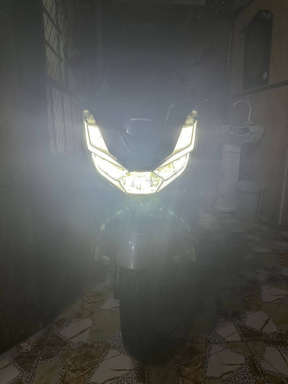 سلام عليكم pcx  الجيل الرابع كفالة مكان بغداد اتصل غير متواجد عل نت ***********
