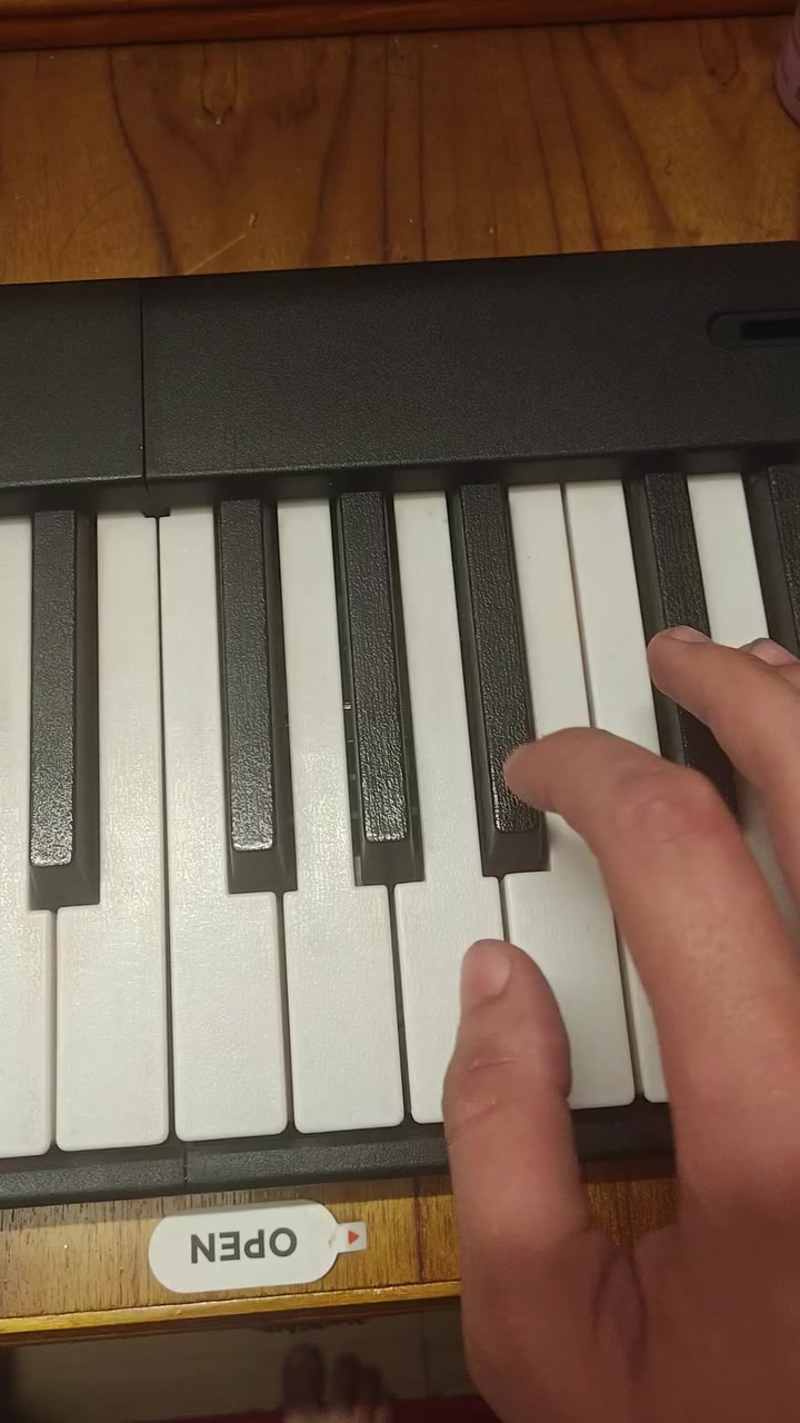 🎹 للبيع بيانو ياماها 88 مفتاح (Full-size Piano)
بحالة ممتازة ويشتغل 100%
88 مفتاح كامل مثل البيانو الحقيقي
أصوات بيانو عالية الجودة
مناسب للتعلم والعزف الاحترافي
صوت نقي وواضح
يوجد توصيل داخل بغداد فقط
📍 الموقع: بغداد
💰 السعر: 180 ألف دينار عراقي
📞 رقم التواصل: ***********
📩 للجادين فقط
