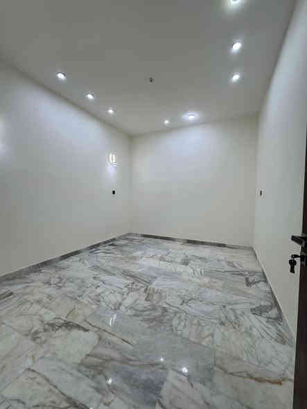 � للبيع في السيدية – Twin Houses حديثة جداً 🏡

🔸 المساحة: 80 متر لكل دار
🔸 سنة البناء: 2025
🔸 البناء: حديث – درجة أولى
🔸 الواجهة: مرمر فاخر
🔸 الأرضيات: مرمر بالكامل

💎 مواصفات كل دار:
• 4 غرف نوم
• استقبال أنيق
• مطبخ عصري
• خدمات في كل طابق

⸻
📞 للاستفسار والتواصل:
شركة الاستقرار للاستثمارات العقارية
📲 ***********
📲 ***********

سواء تشتري أو تبيع،
الاستقرار هي وجهتك الأولى في عالم العقار 🏡
تواصل ويانه على نفس الأرقام، وخلي عقارك يوصل للمشتري المناسب بأقصر وقت �

📍 الموقع: بغداد – السيدية – شارع الضباط التجاري – قرب دائرة الكهرباء
