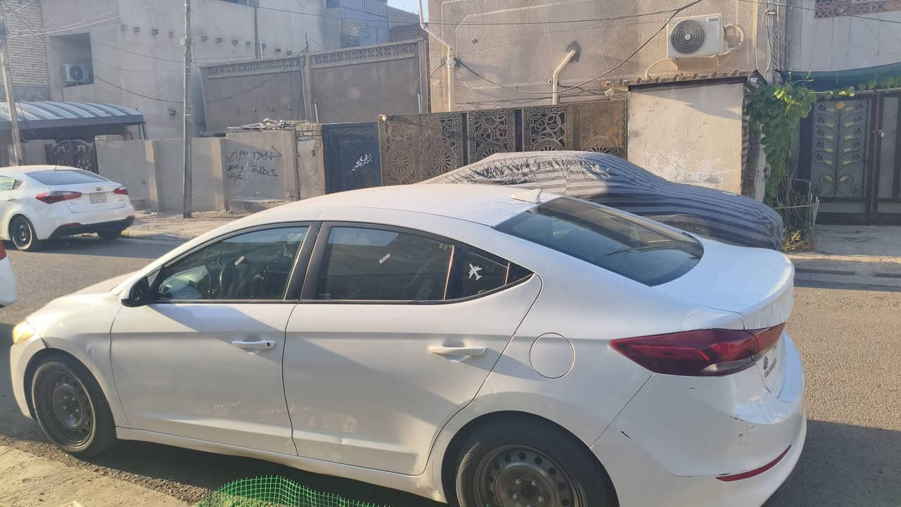 السلام عليكم للبيع النترا 2018 وارد امريكي فول عدا الفتحه مكينه2000دوش كيرAT حادثهه بس الجاملغ الامامي الايمن  بدون دواخل  بأمريكا بل عراق شخط مابيها شرط كفاله السياره تبريد انجماد❄️ كله شغال دواخلها بل جيس اشاير ترحيب تخم تاير جديد  لغود وشواصي وتكم وحوض موجوده صور الحادث كفاله السياره السعر 115 بيه مجال مكاني بغداد حي العامل للاستفسار *********** غير موجود فيس  الشراي يتصل 
مراوس عادي
