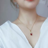 قلادة حجر أحمر • جولد روز • مرصعة كريستال