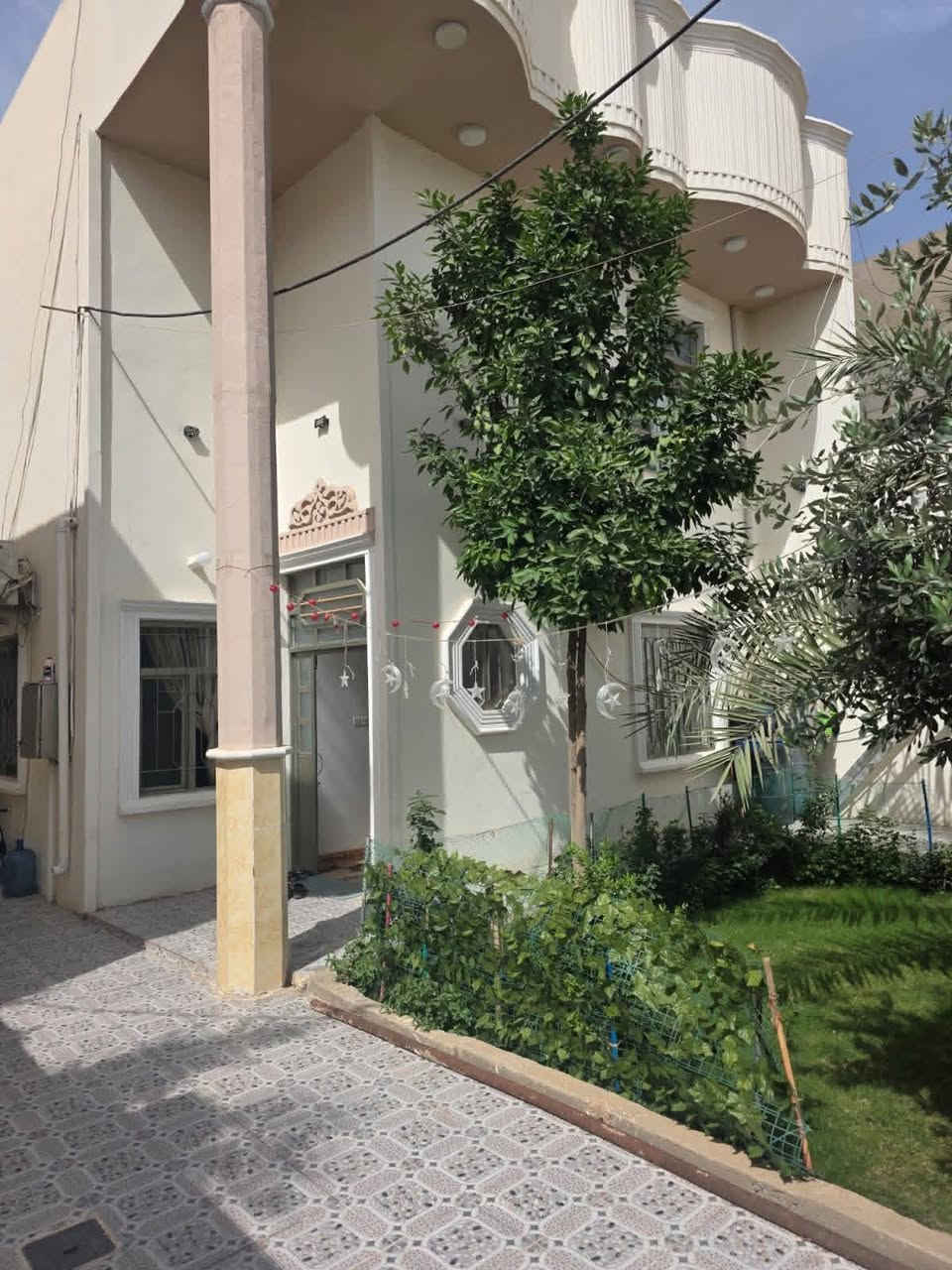 سلام عليكم اخوان عندي بيت حي الأكراد منطقه راقيه مساحه 200طابو صرف هذا رقمي للتواصل ***********

