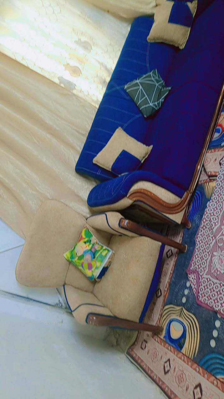 تخم تسكام عشر مقاعد
السعر ٤٠٠ الف وبيه مجال
رقم التلفون***********
