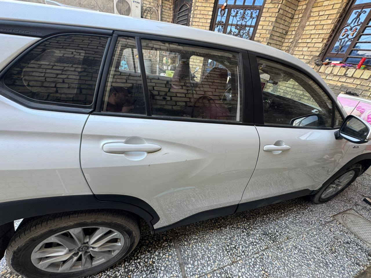 كروس 2024ماشيه 11600 الف  هايبرد داخل جلد +تبريد قطعتين HEV   مكينه الفين
‏‎مرقم بغداد تحويل ثاني يوم  

‏‎المواصفات 

‏‎♦️مكينه الفين هايبرد شحن ذاتي 
‏‎♦️سلايت 
‏‎♦️اظهار علامات الطريق المروريه داخل كيجات 
‏‎♦️رادار امامي 
‏‎♦️تحديد مسار طريق 
‏‎♦️سياقه الية
‏‎♦️بصمه تشغيل + دخول ذكي من يدات بوب وترحيب 
‏‎♦️تبريد قطعتين 
‏‎♦️كيجات شاشه
‏‎♦️مود داريف وضعيات ثلاثه +ايفو مود
‏‎♦️مانع نزلاق + مانع نحدار 
‏‎♦️8 ايرباك 
‏‎♦️شاشه مسجل كار بلي 
‏‎ ♦️ تبريد بيانو شاشه
‏‎♦️اشاير مري  
‏‎♦️فول لايت اوتو حساس +حساس لايت ناصي + حساس إطار  
‏

‏‎مكان السياره بغداد  الرصافة 

 

‏‎رقم الهاتف ***********
