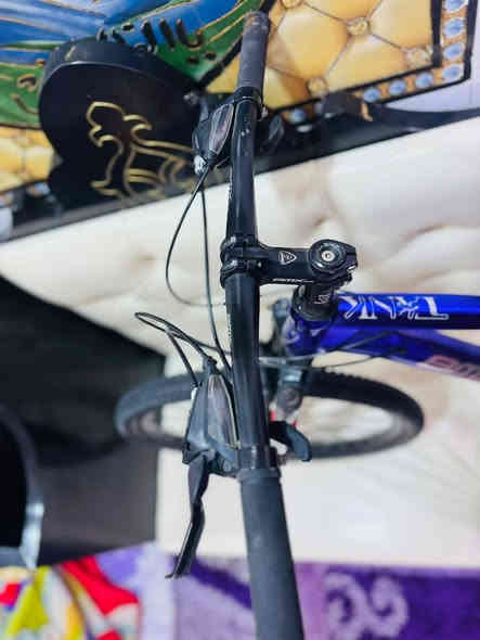 السلام عليكم عندي هاذا البايسكل اشتريته ب 180 والله شاهد ماطالع بي ضامه بل بيت واليوم اطريت ابيعه بل يرضي الله مكاني الزعفرانيه ***********
