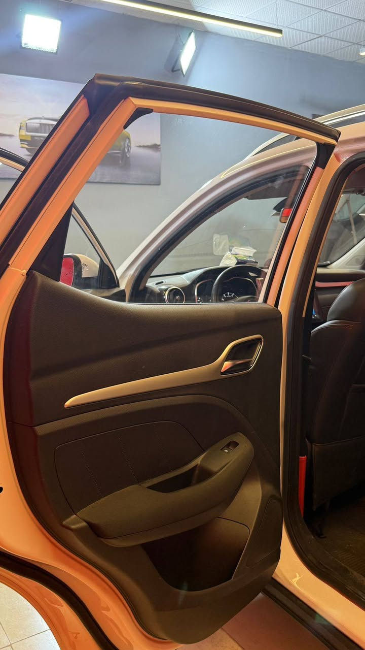 سيارة

MG ZS 2020 
للبيع
ماشية 39 الف 
رقم بغداد 
محرك ١٥٠٠ عدد ٤ سلندر
كامل مواصفات
تشغيل بصمة
ودخول بدون مفتاح
فتحة بانورامية 
كشنات جلد
تحكمات ستيرن
محدد ومثبت سرعة
شاشة 
ابل كاربلي
وبلوتوث
كاميرا خلفية
حساسات خلفية
تبريد قطعتين

السيارة ما بيها حادث ومكفولة من كلشي
فقط شخوط بسيطة 
االسعر 17 مليون دينار
للتواصل
*********** وات ساب
العنوان
المطيحة _مدينة المهدي السكنية _شارع أسواق حسون
