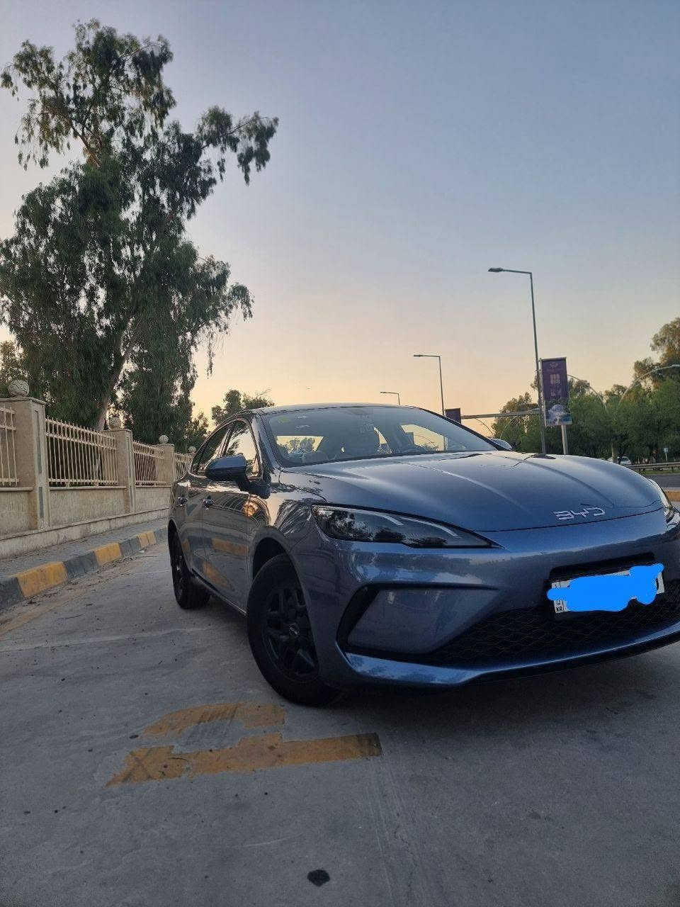 ‎السلام عليكم
للبيع  سيل فايف رقم شمالي 
 BYD SEAL 5    ‎موديل 25
    بعدها زيرو ماشيه 3800
‎مواصفاتها معروفه 
‎محرك  1500 هجين ثلاث انظمه
‎شحن ذاتي + هايبرد + شحن خارجي
‎يمشي بالتفويله 2000 كيلو مع الشحن المنزلي 2100
شاشه وسطيه+ كامره خلفيه
 دواره
حساسات خلفيه
كارت‎ / ‎بصمه  
‎ هاند بريك بصمه اوتو هولد
‎ كيجات شاشه
‎ لايت لِد لايت اوتو + لِد صباحي
‎تبريد قطعتين
داخل ابيض  
السياره مكفوله من كلشي 
 حتى (الشخوط).

اللون( blue berry ) 
شرط التحويل 
المكان. الموصل
السعر 130 وبيها مجال 
للتواصل
***********
***********
***********واتساب فقط
