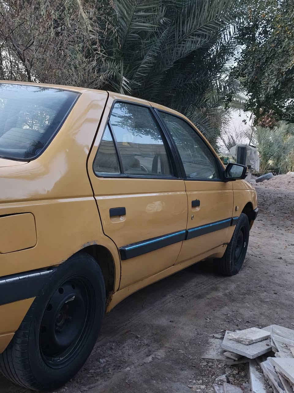 السلام عليكم للبيع بيجو 405 .. 2013...ب23 وبيها مجال 
مكاني كوفه عباسيه ***********
