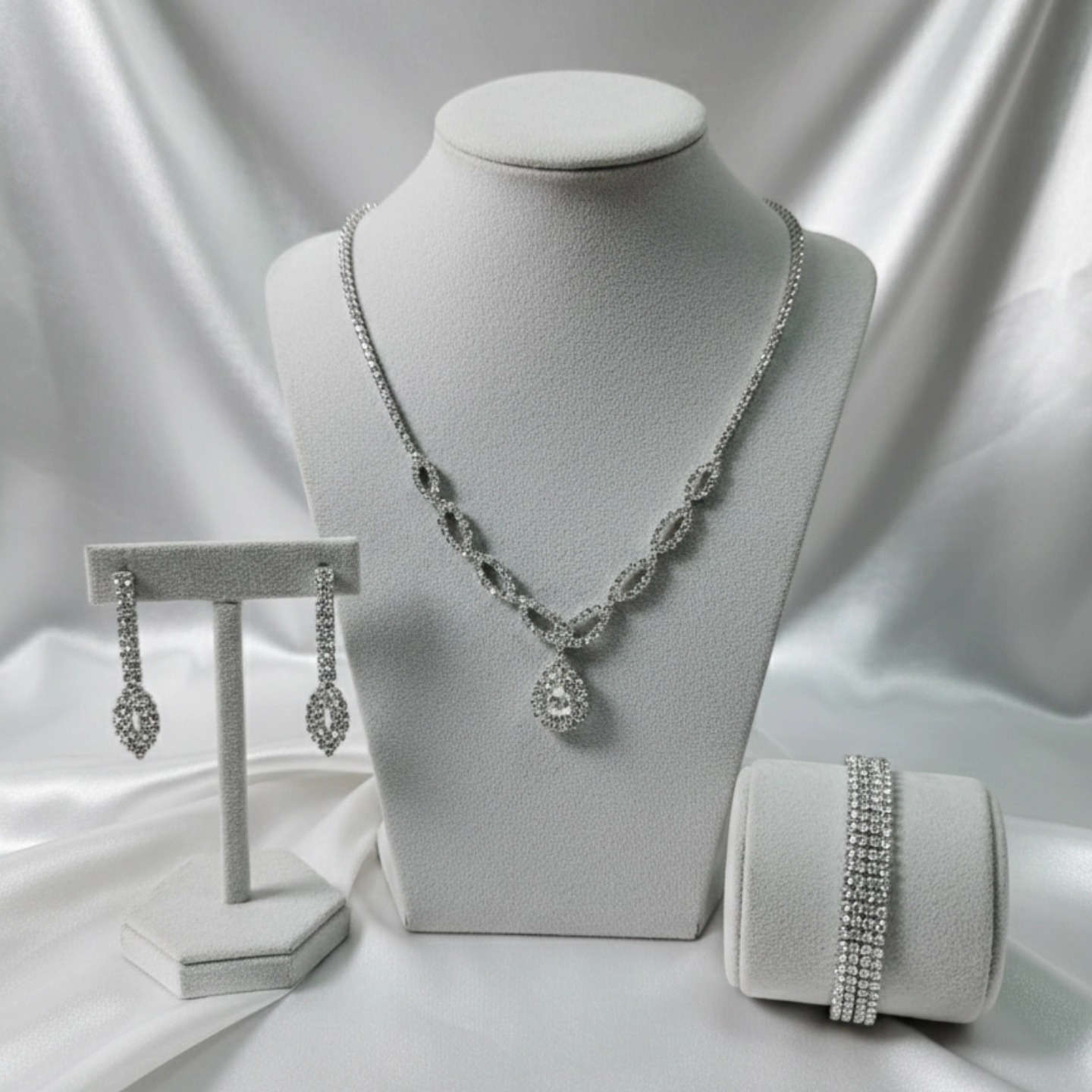 هيه هاي الطله البهيه يابه 😊
الموديلات ولذوق ميحتاج احجي واضع كدامك 💓
الكوالتي فوق العالي ولتفاصيل راقيه 👌👍
السعر راح يصير صدمه البعض البيجات 😉😁
سعر الطكم الكامل 10 الاف عيوني 😲🛑⁉️
واتساب ***********
