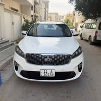 سورنتو  ٢٠١٩ خليجي  6 سلندر   مكفوله من الضربه والصبغ عدا شخط بلباب لي...