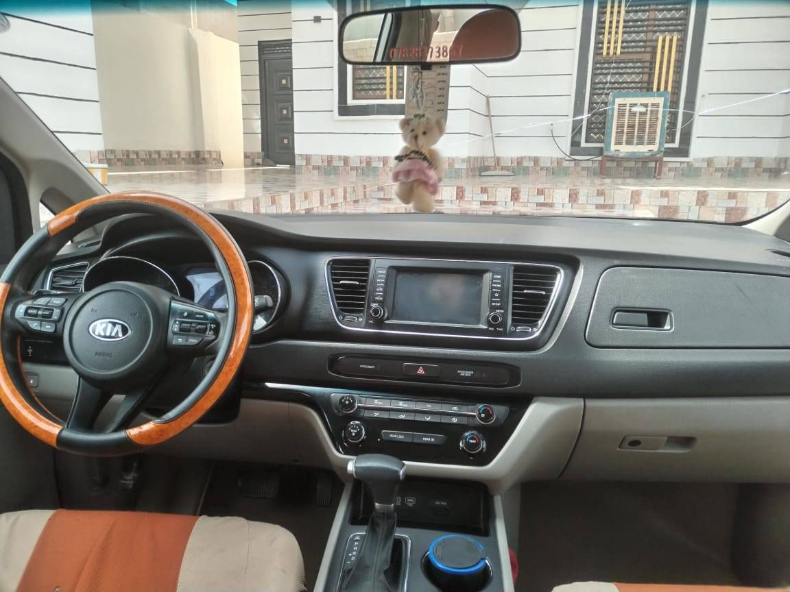 السلام عليكم سيدونه موديل 20 لون ابيض للبيع
سياره فول عادي يعيني مابيه مواصفات
ضرر ثلث قطع وجاملقات امامي بارد
ماشيه 101 حقيقي كير مبدل بي دهن وفلتر
والمحرك شرط 
مكاني صلاح الدين الشرقاط
السعر 210 وبيه مجال
الاستفسار اتصل ***********
