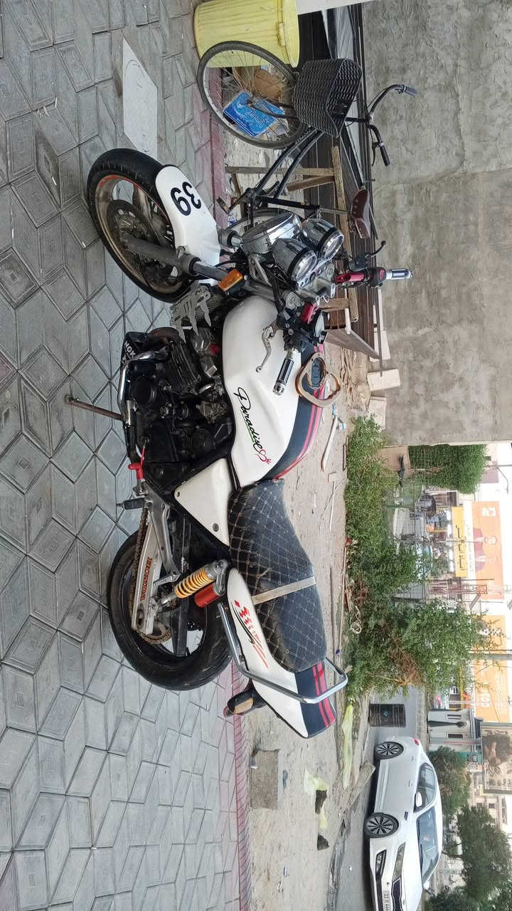 دراجه سبي فور 400
جيل اول 16ولف

  وراق أصولي دراجه مكفوله كفاله عامه

 اول وثاني وثالث  بطناش 

 مكينه وكير كفاله دراجه بلاديه كله برغي مابيه نقص نضافته  كدامك صورة كهرباياته كله شغاله لايت بك لايت  دشبول كله شغال  صالنصه رياضي صوت رعيد  فصله نار

 تايرات جدد التانكي زلال عليهة ادامه كامله 

معدل ١٨٠ شرط  نكره بكل وقت مكان دراجه فلوجه 

السعر اخاص
***********
